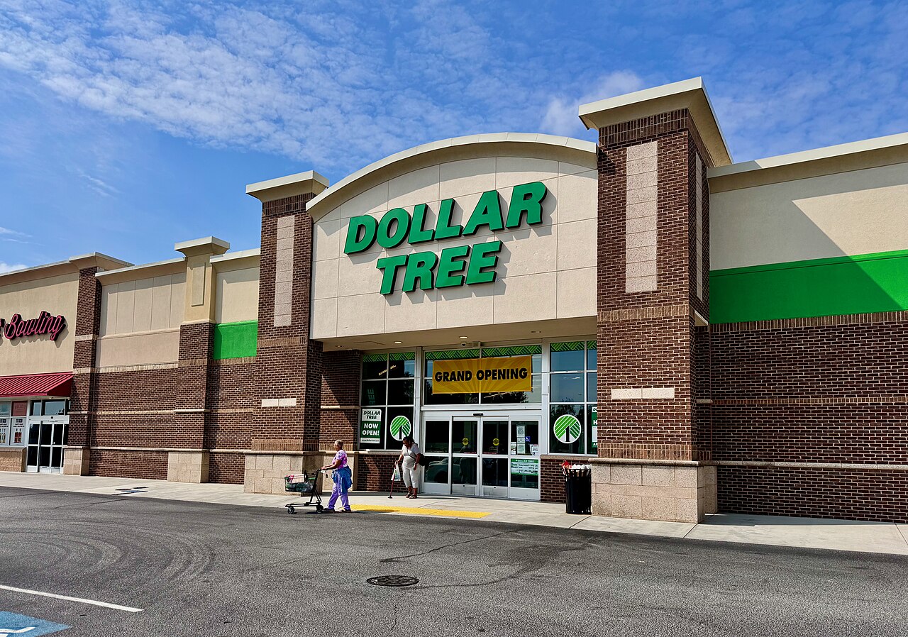 Dollar Tree Credit Rating & NNN Cap Rate